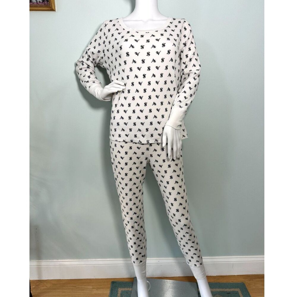 Victoria's Secret Fireside Thermal White Black Logo Pajama Set Pajamas size M